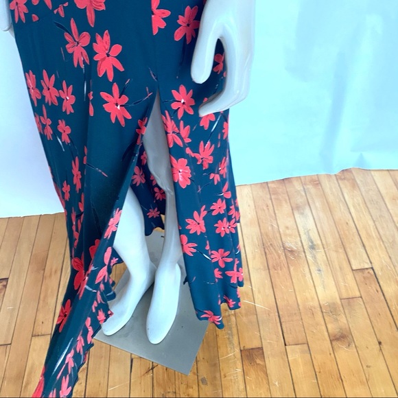 Beautiful floral dress - Picture 12 of 12